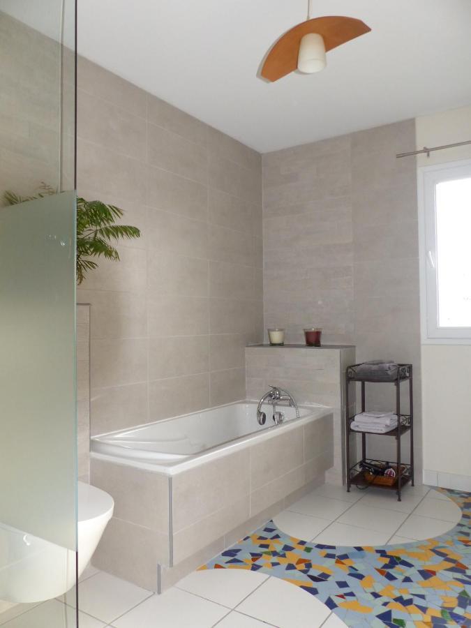 Les Enselmes Bed & Breakfast Montagnieu  Bagian luar foto