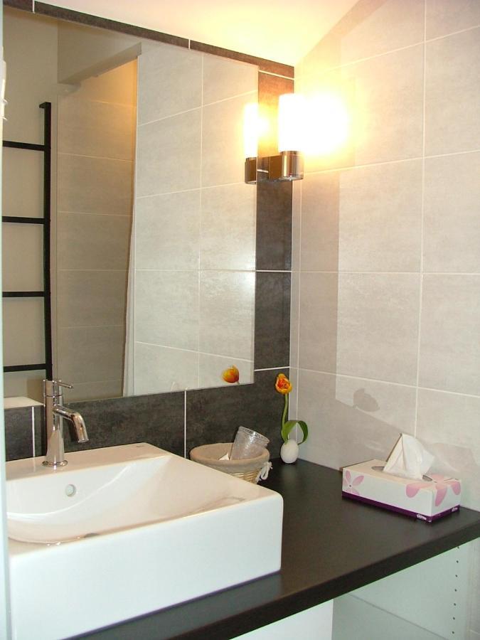 Les Enselmes Bed & Breakfast Montagnieu  Bagian luar foto