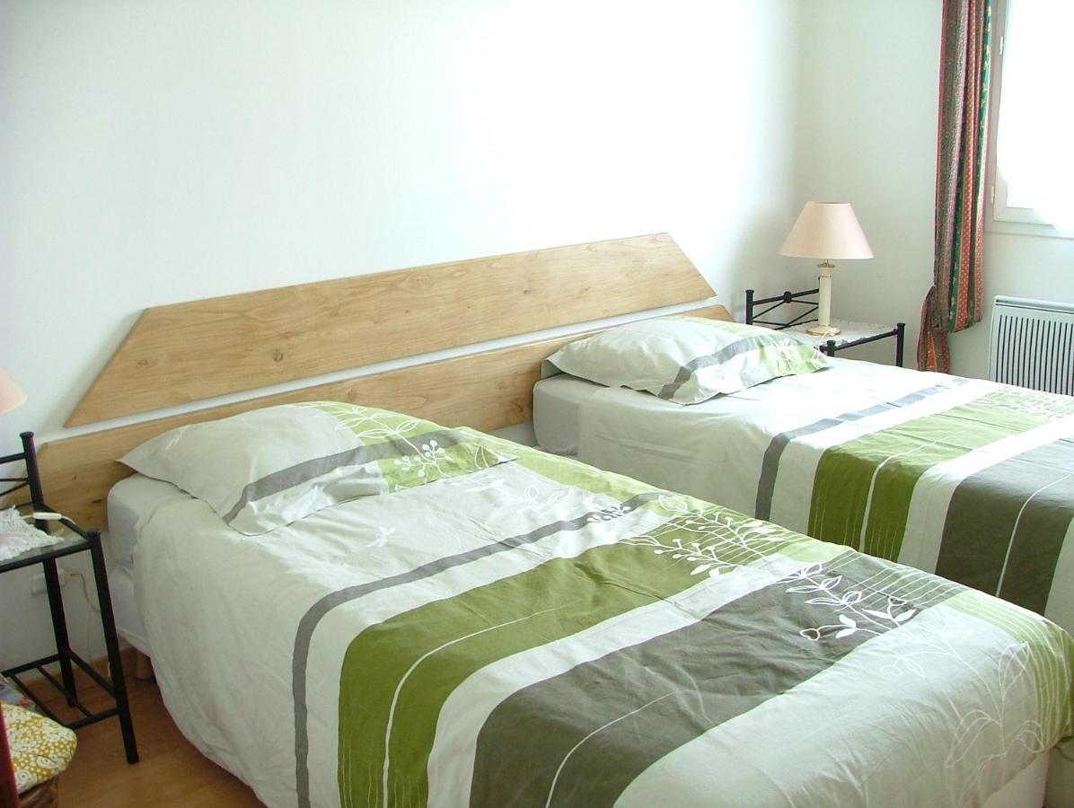 Les Enselmes Bed & Breakfast Montagnieu  Bagian luar foto