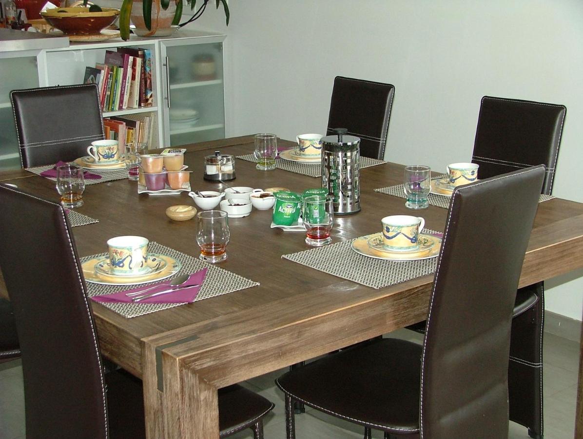 Les Enselmes Bed & Breakfast Montagnieu  Bagian luar foto